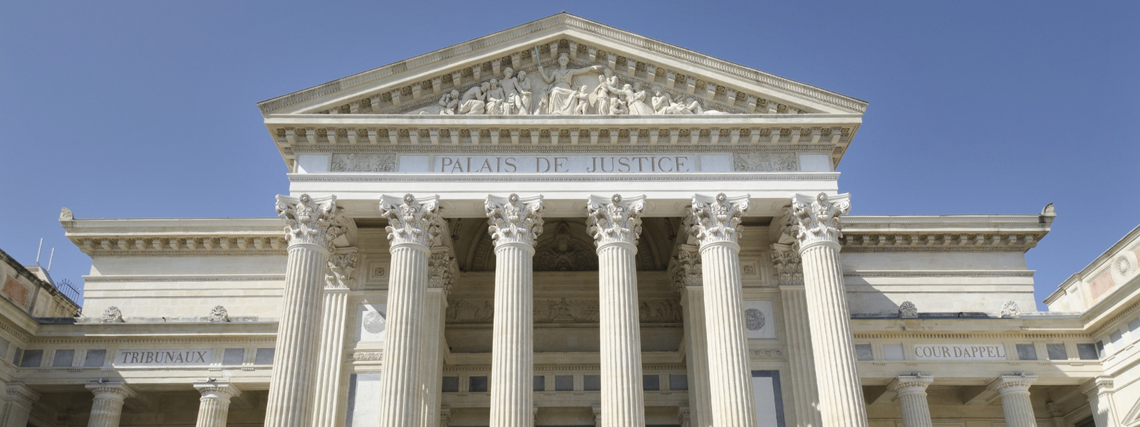 palais de justice de Nîmes